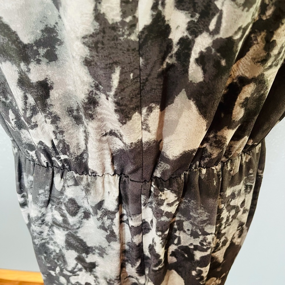 Attractive Gray LOFT Dress, V Neck Crossover size 14 NWTs - Picture 4 of 8